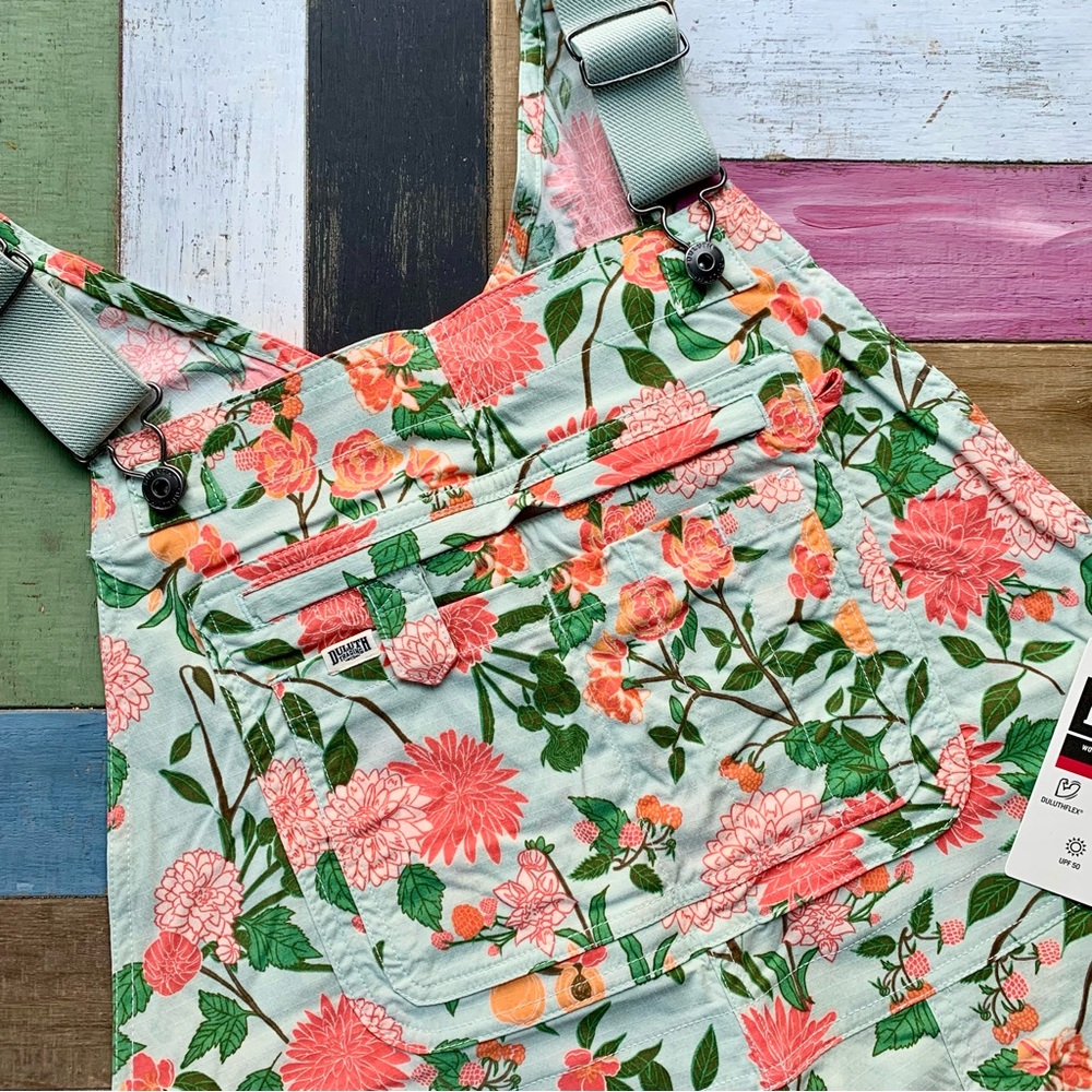 NWT Duluth XL x31L Heirloom Gardening Bib Overalls Mint Summer Dahlia Floral - Picture 8 of 10